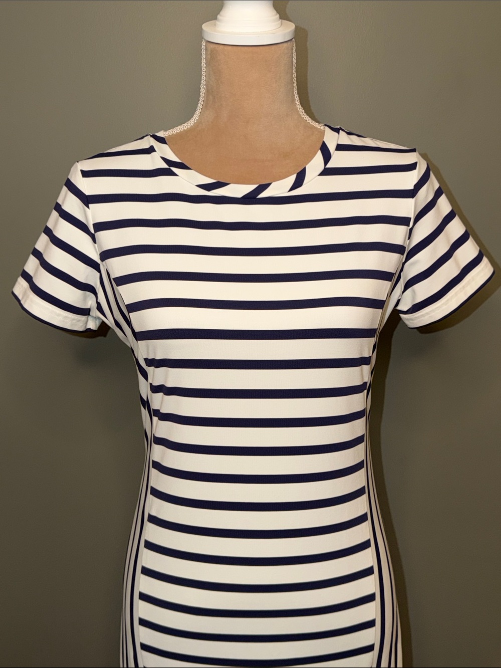 Southern Tide Pippa Navy and White Striped Short-Sleeve Performance Dress Size S - Picture 2 of 9
